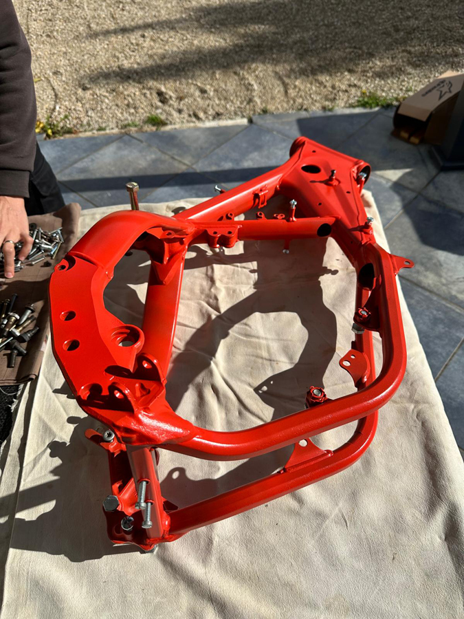 Cadre KTM rouge sanguine